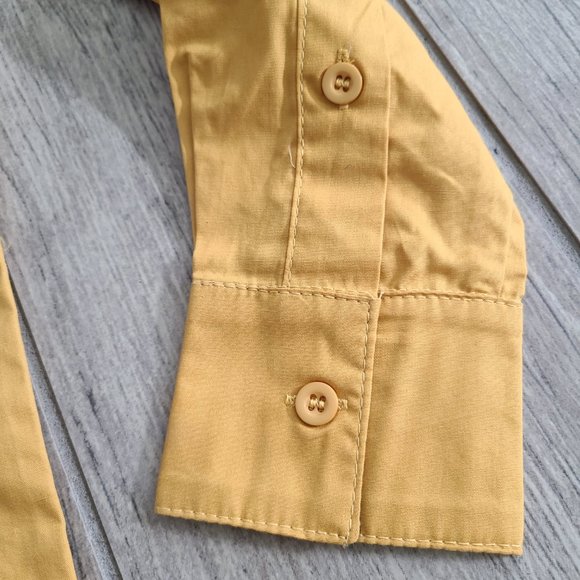 Harry Potter Hufflepuff Universal Studios Men’s Button-Up Shirt Yellow XS NEW - Picture 8 of 12